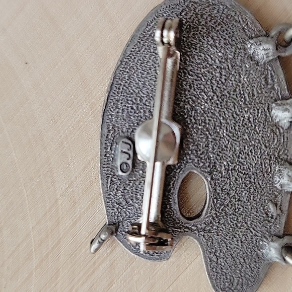 JJ Artist Paint Pallet With Art Tools Brooch - Picture 3 of 3